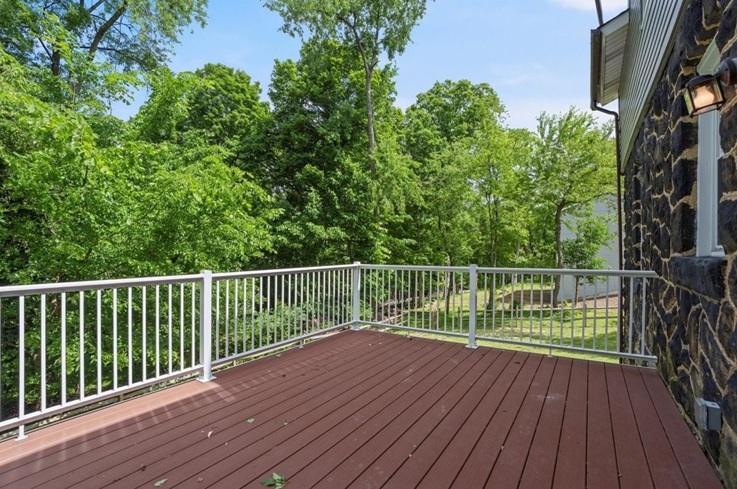 4354 Armorhill Ave, Whitaker PA  15120-1203 exterior