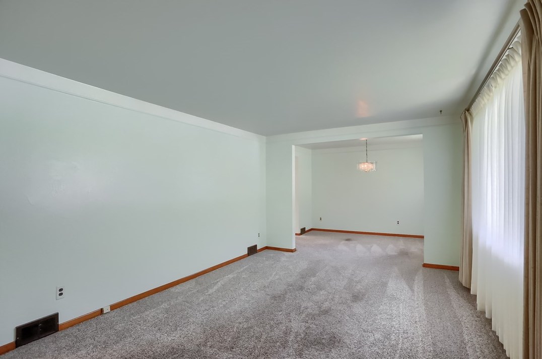 3631 Wallace Dr, Pittsburgh PA 15227-4265 exterior