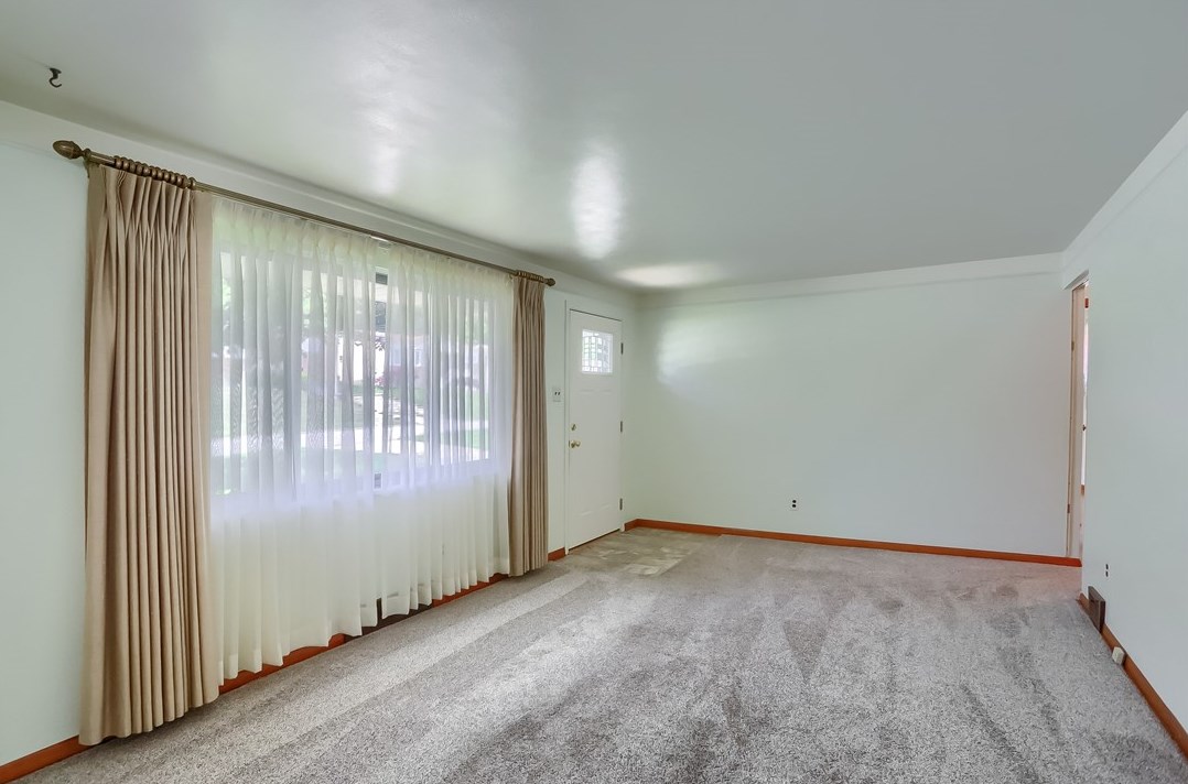 3631 Wallace Dr, Pittsburgh PA 15227-4265 exterior