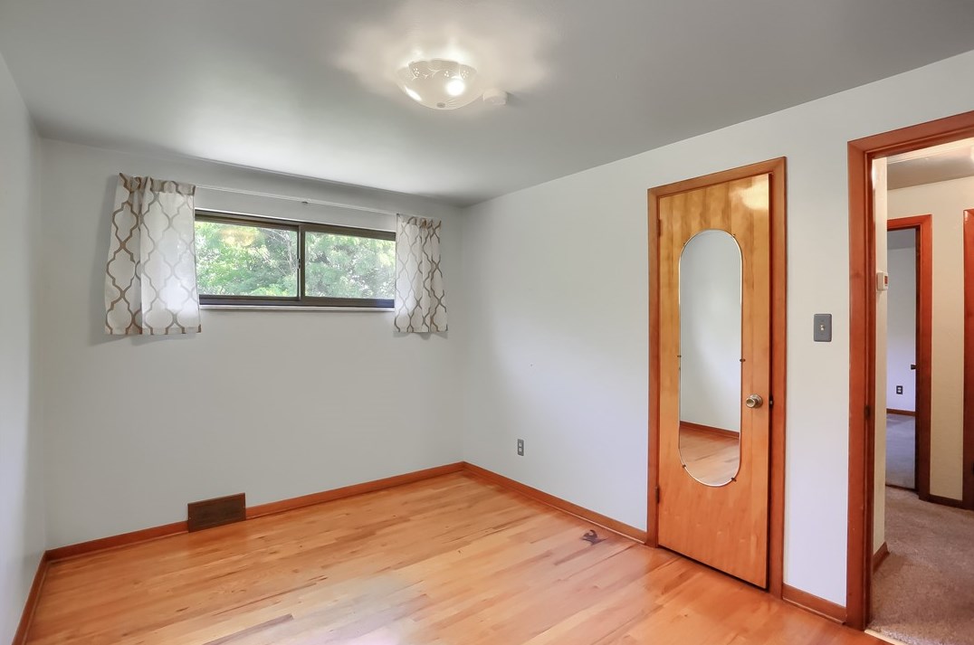 3631 Wallace Dr, Pittsburgh PA 15227-4265 exterior