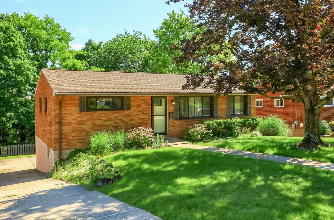 3631 Wallace Dr, Pittsburgh PA 15227-4265 exterior