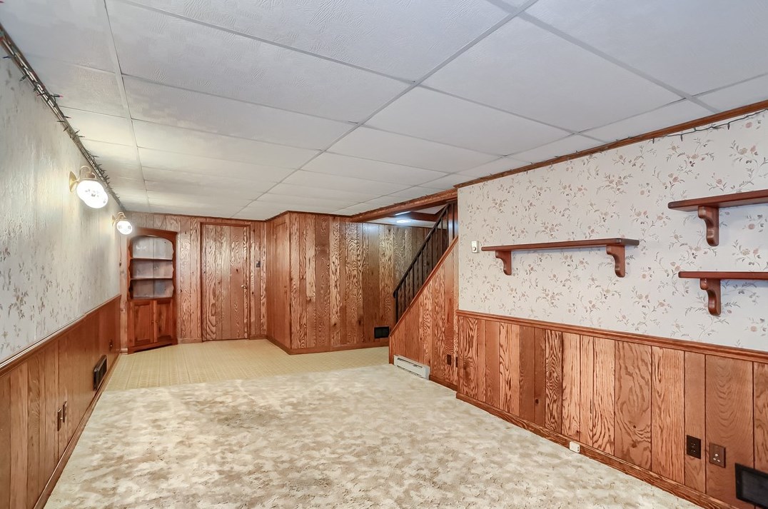 3631 Wallace Dr, Pittsburgh PA 15227-4265 exterior