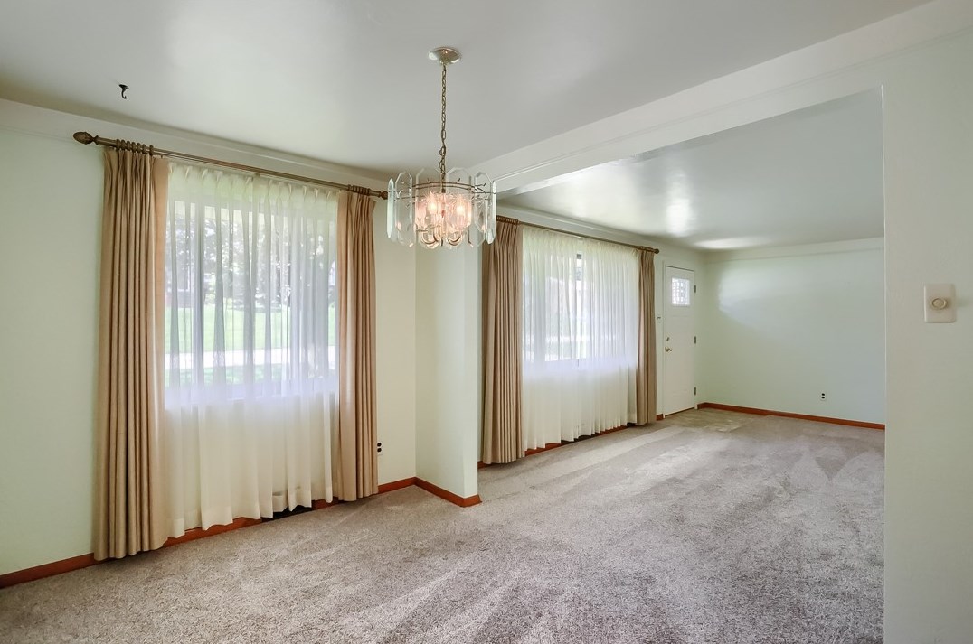 3631 Wallace Dr, Pittsburgh PA 15227-4265 exterior