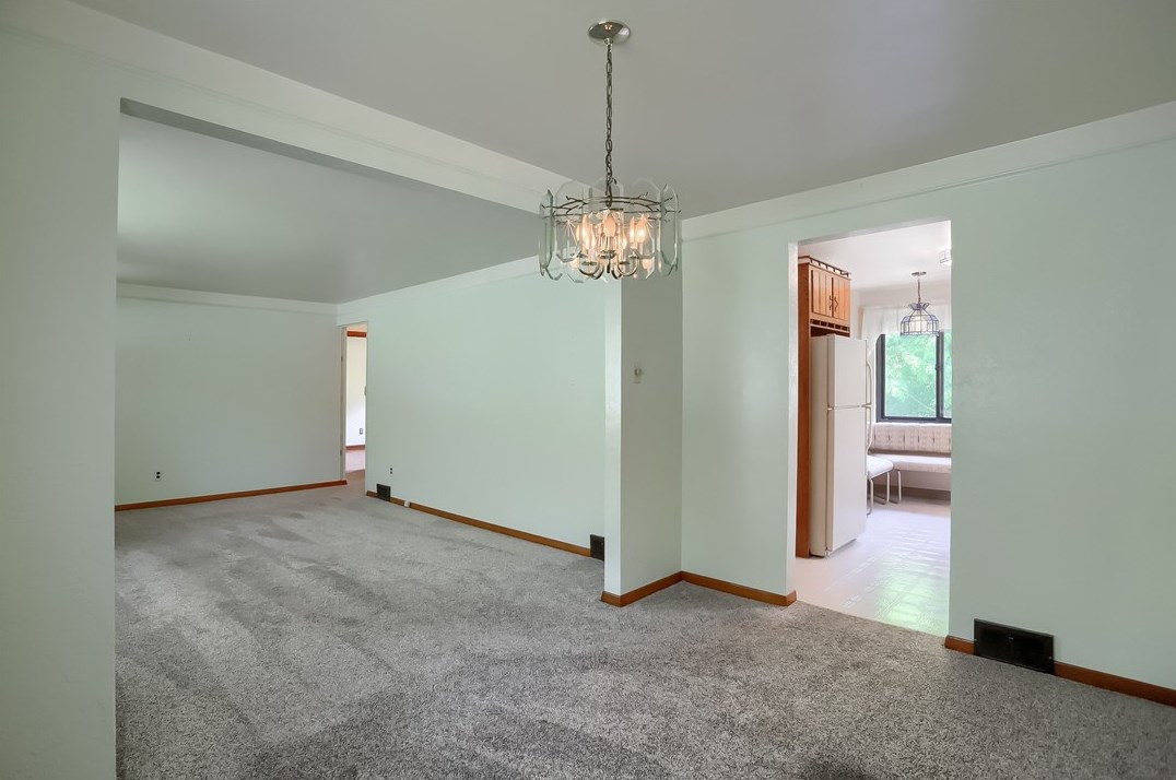 3631 Wallace Dr, Pittsburgh PA 15227-4265 exterior