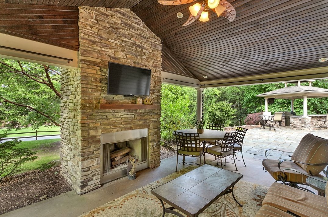 4901 Simmons Cir, Export PA  15632-9330 exterior