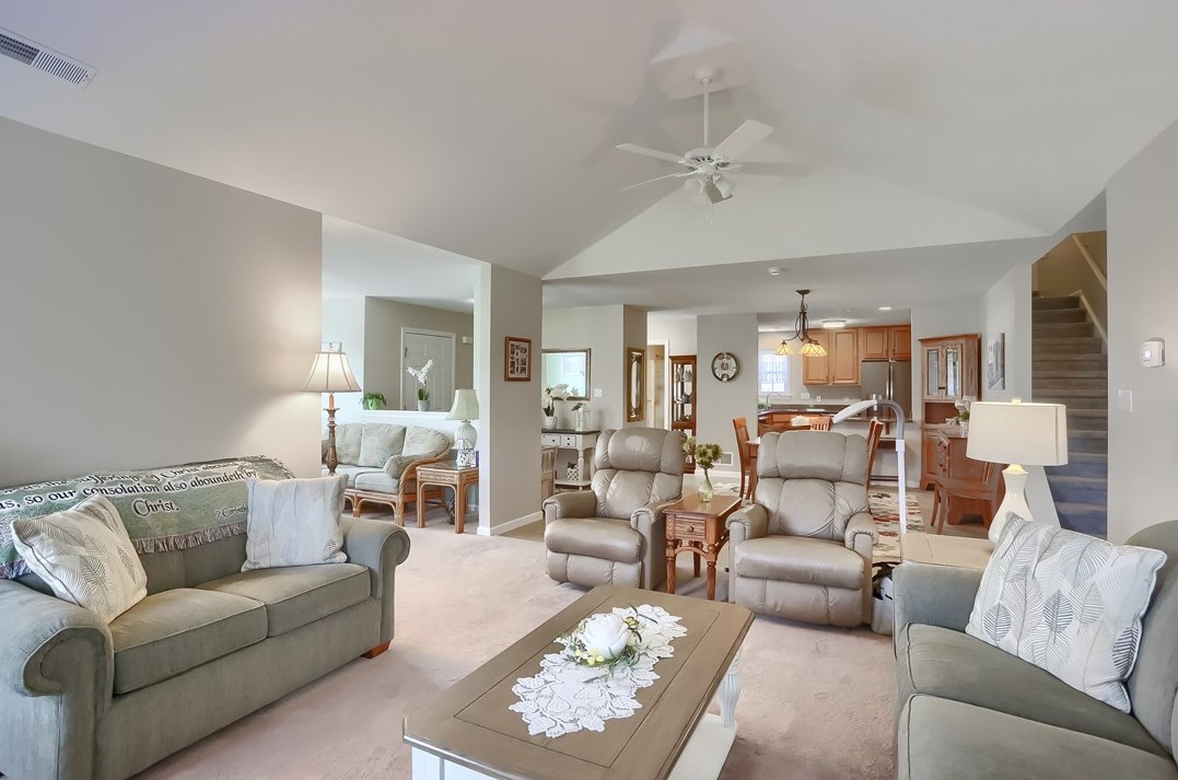 493 Stone Cliff Ln, Butler PA 16001-7302 exterior