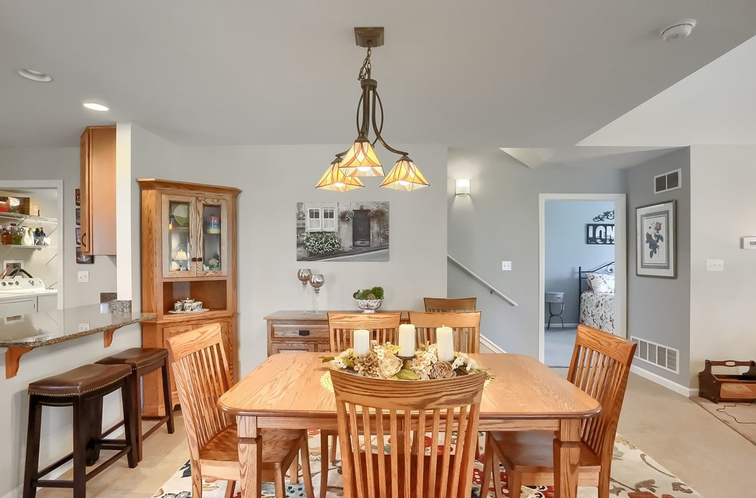 493 Stone Cliff Ln, Butler PA 16001-7302 exterior