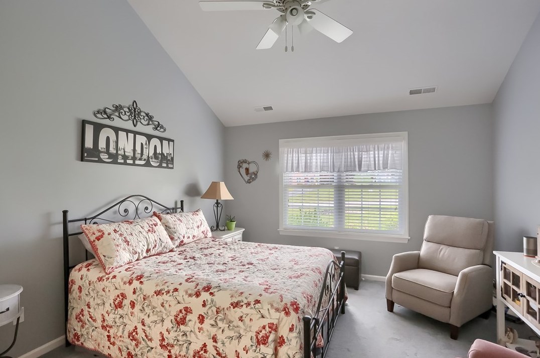 493 Stone Cliff Ln, Butler PA 16001-7302 exterior