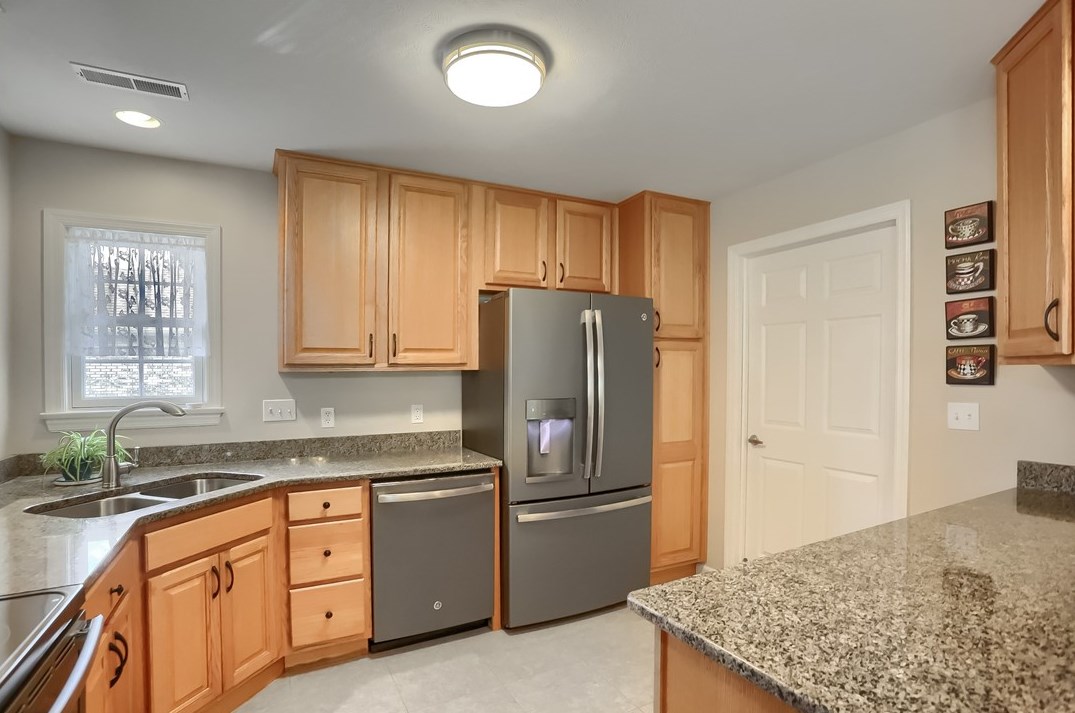 493 Stone Cliff Ln, Butler PA 16001-7302 exterior