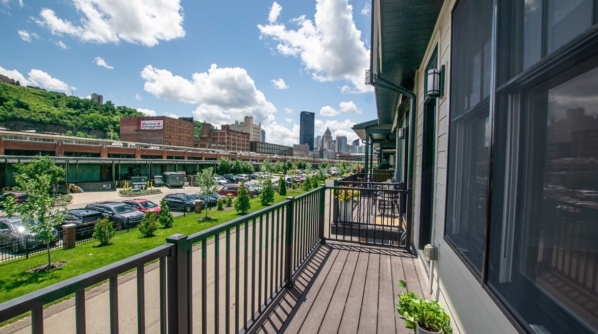 1916 Waterfront Pl, Pittsburgh PA 15222-4214 exterior