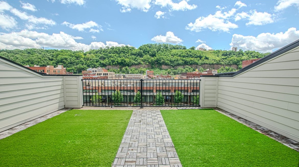 1916 Waterfront Pl, Pittsburgh PA 15222-4214 exterior