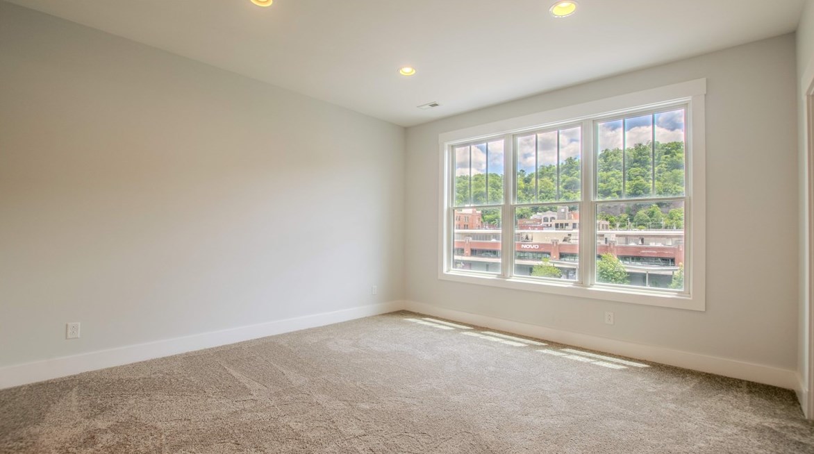 1916 Waterfront Pl, Pittsburgh PA 15222-4214 exterior