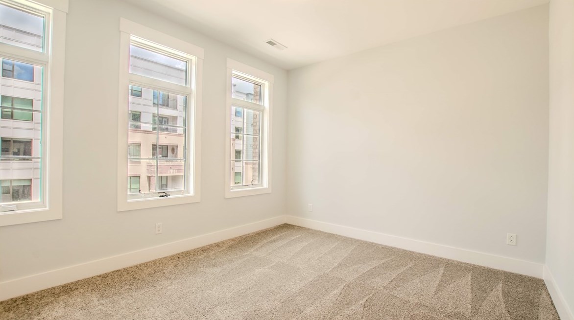 1916 Waterfront Pl, Pittsburgh PA 15222-4214 exterior