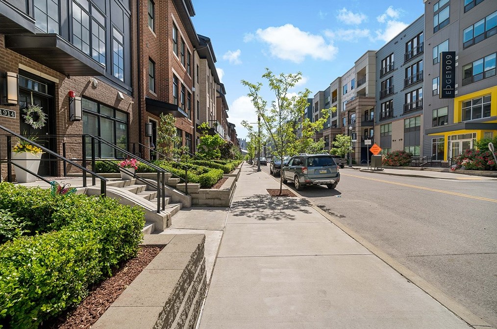 1916 Waterfront Pl, Pittsburgh PA 15222-4214 exterior