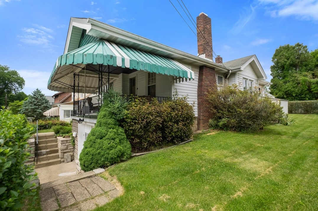 704 Louann St, Pittsburgh PA  15223-1024 exterior