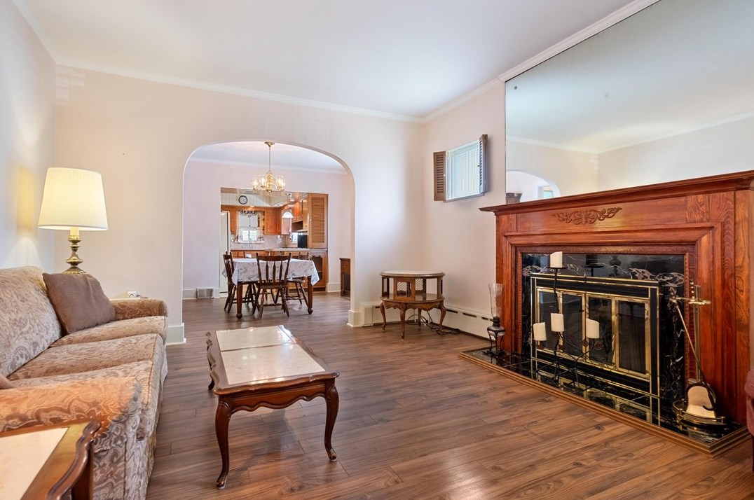 704 Louann St, Pittsburgh PA  15223-1024 exterior