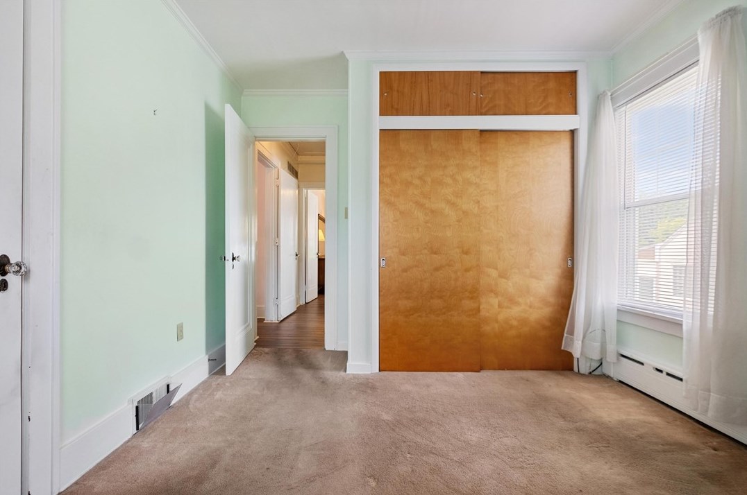 704 Louann St, Pittsburgh PA  15223-1024 exterior