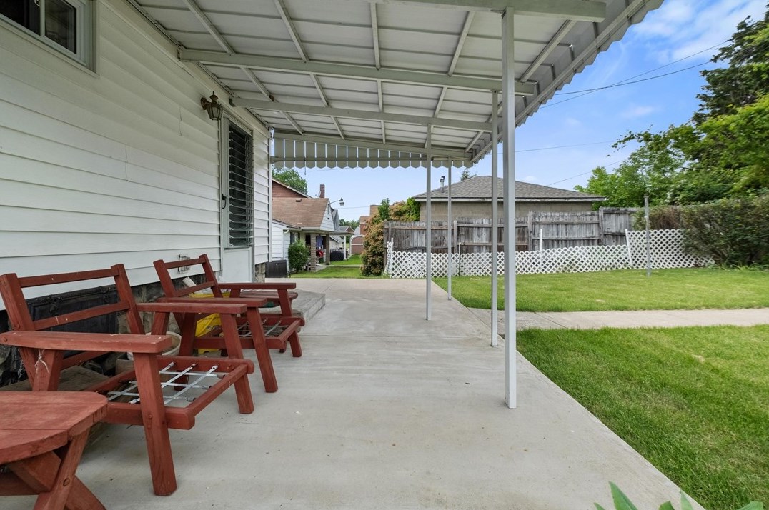 704 Louann St, Pittsburgh PA  15223-1024 exterior