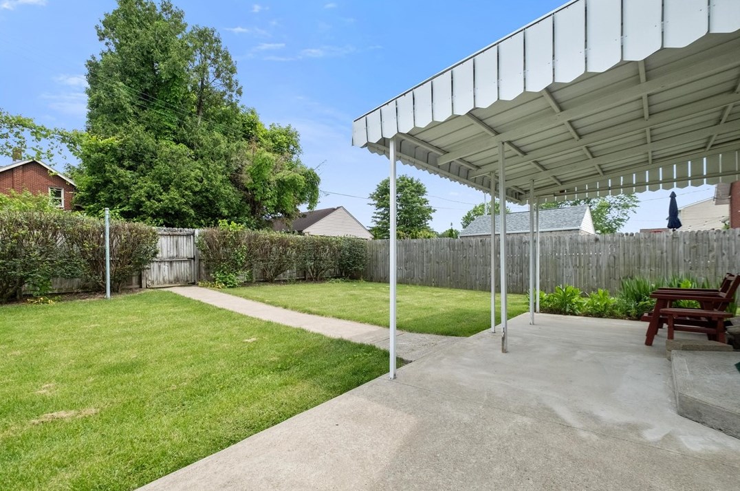 704 Louann St, Pittsburgh PA  15223-1024 exterior