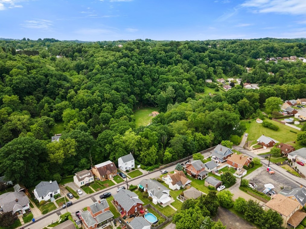 704 Louann St, Pittsburgh PA  15223-1024 exterior