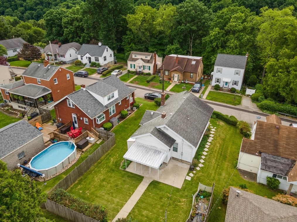 704 Louann St, Pittsburgh PA  15223-1024 exterior