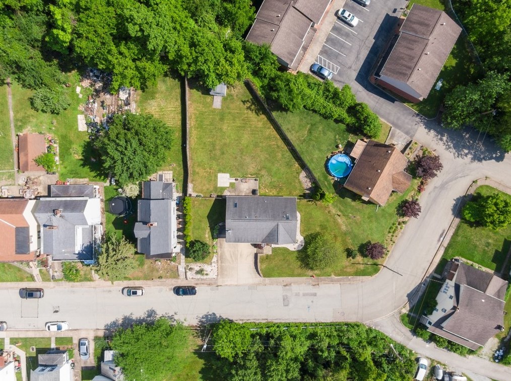 801 Ridge Ave, Jeannette, PA 15644