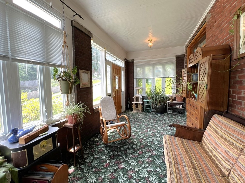 41 Grant St, Greensburg PA  15601-1833 exterior