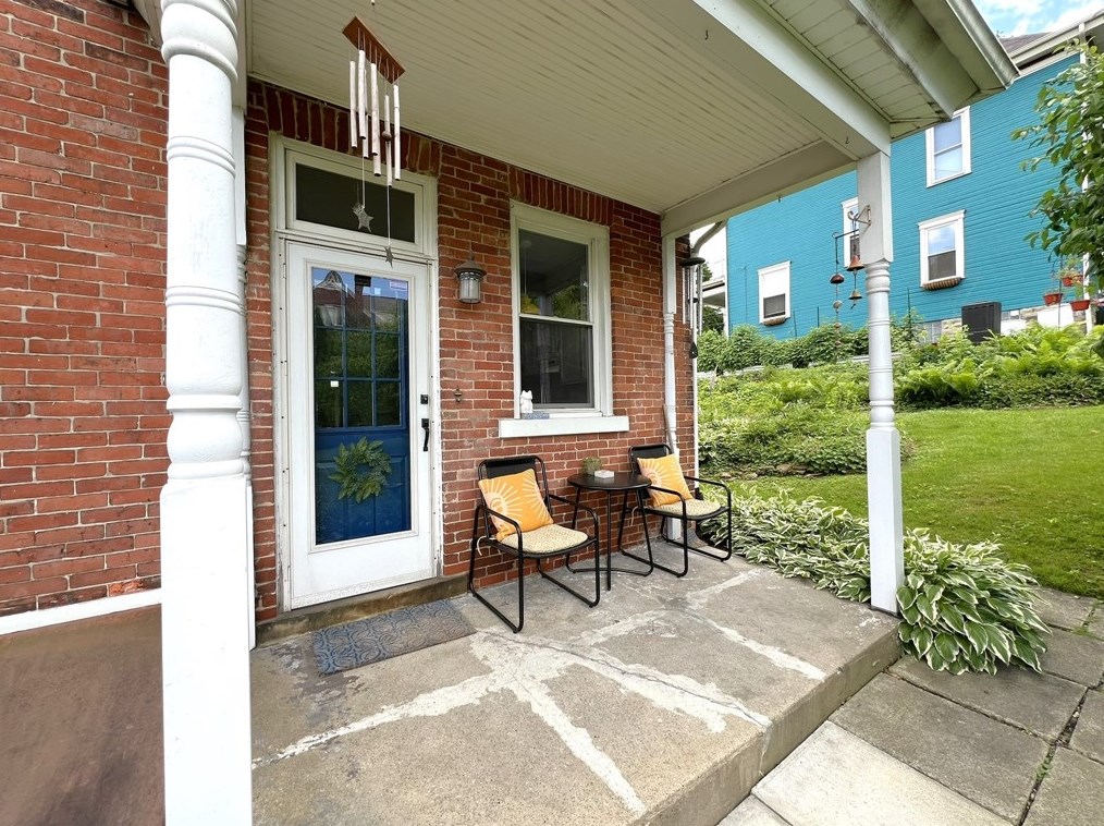 41 Grant St, Greensburg PA  15601-1833 exterior