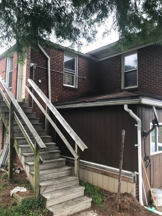 221 Ramsey Ave, Bridgeville PA 15017-1960 exterior