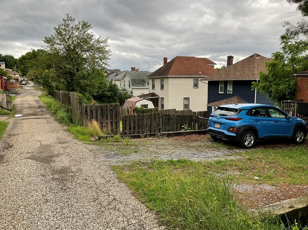 221 Ramsey Ave, Bridgeville PA 15017-1960 exterior