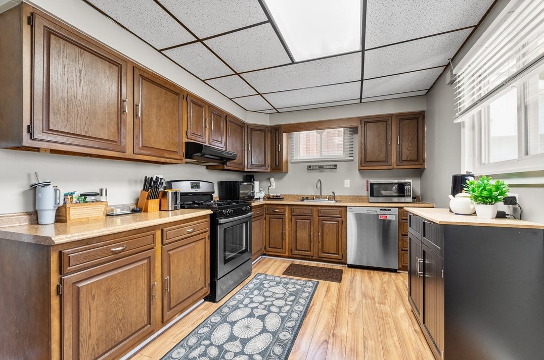 409 Lorenz Ave, Pittsburgh PA 15220-5734 exterior