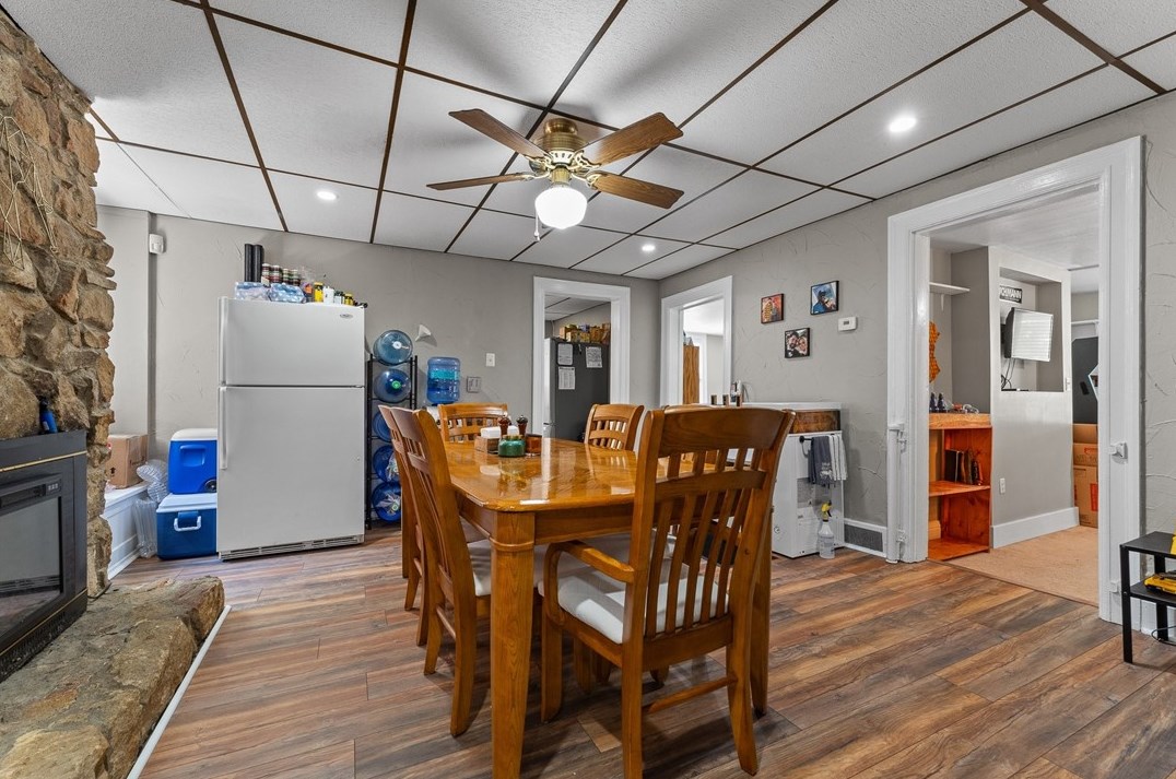 409 Lorenz Ave, Pittsburgh PA 15220-5734 exterior