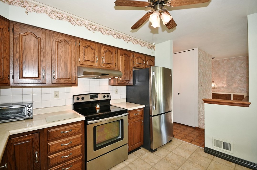 448 Temona Dr, Pittsburgh PA 15236-4249 exterior