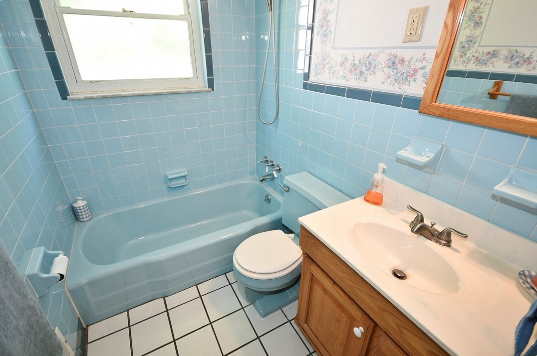 448 Temona Dr, Pittsburgh PA 15236-4249 exterior