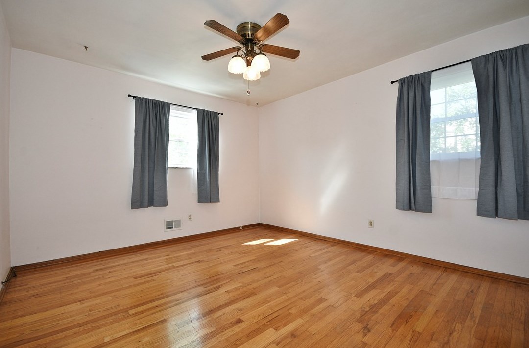 448 Temona Dr, Pittsburgh PA 15236-4249 exterior