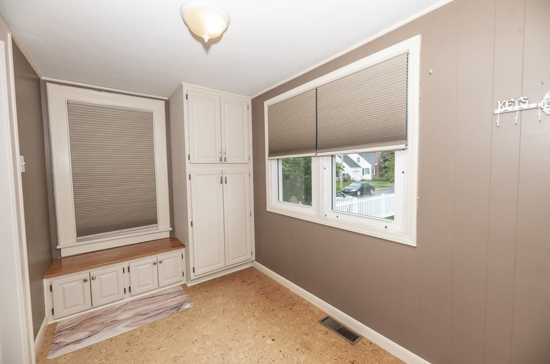 530 6 St, Indiana PA 15701-1204 exterior