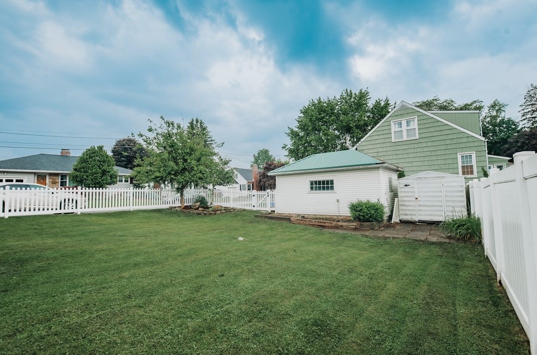 530 6 St, Indiana PA 15701-1204 exterior