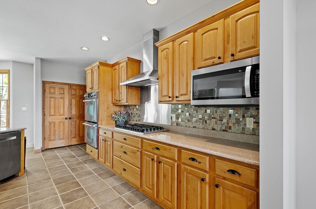 17 Kingswood Ct, Washington PA 15301-9600 exterior