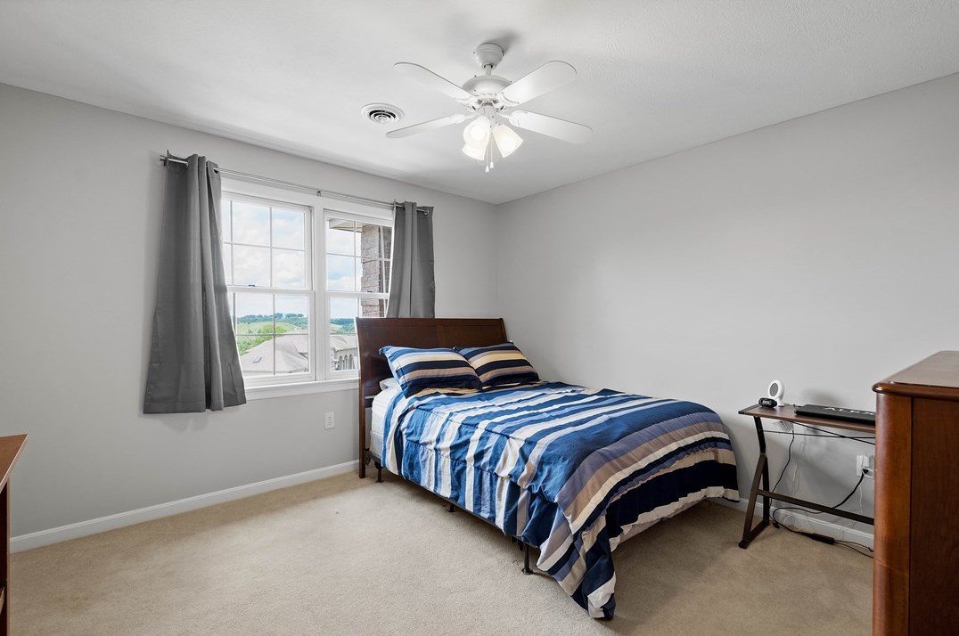 17 Kingswood Ct, Washington PA 15301-9600 exterior