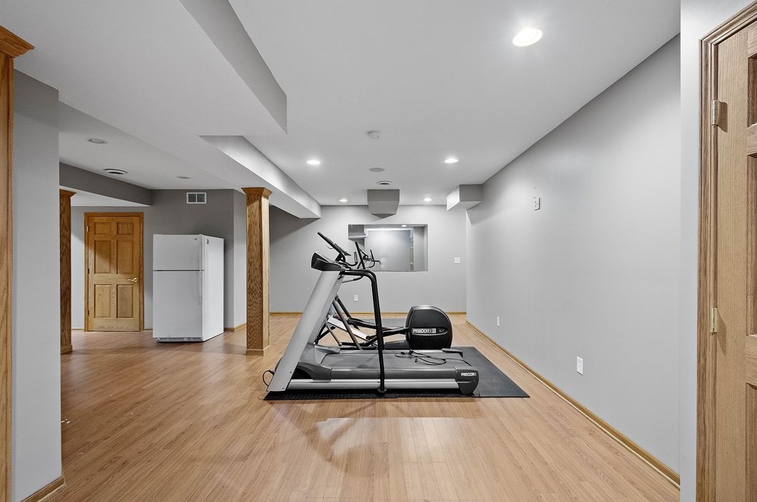 17 Kingswood Ct, Washington PA 15301-9600 exterior