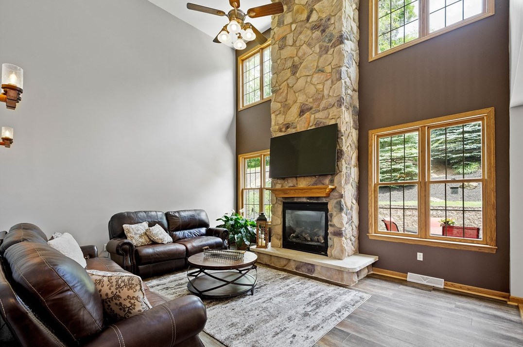 17 Kingswood Ct, Washington PA 15301-9600 exterior