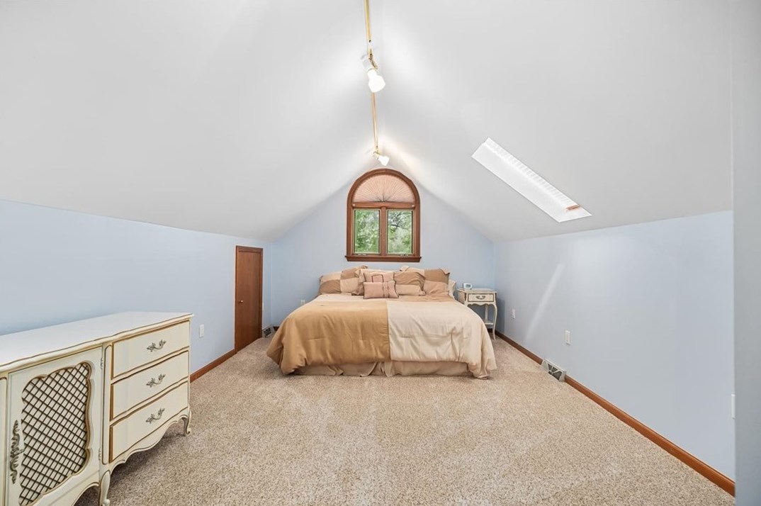 2350 Morrow Rd, Pittsburgh PA 15241-3318 exterior