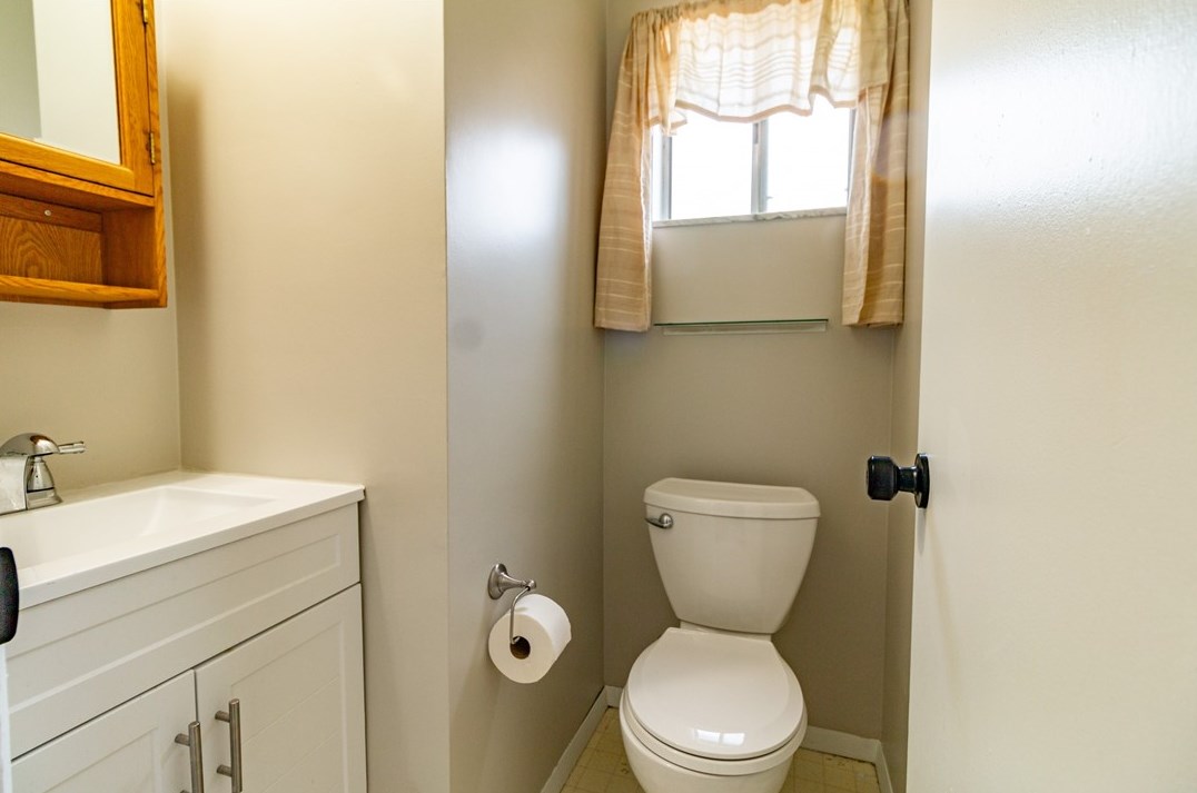 4045 Cloverlea St, Pittsburgh PA 15227-3442 exterior