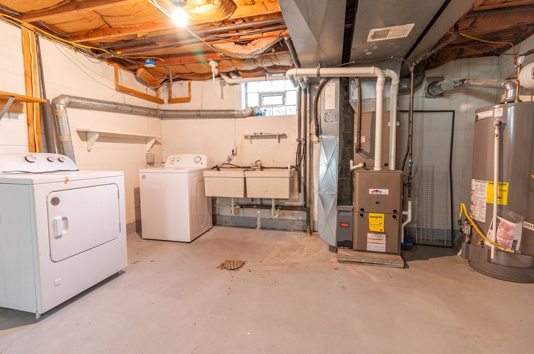 4045 Cloverlea St, Pittsburgh PA 15227-3442 exterior