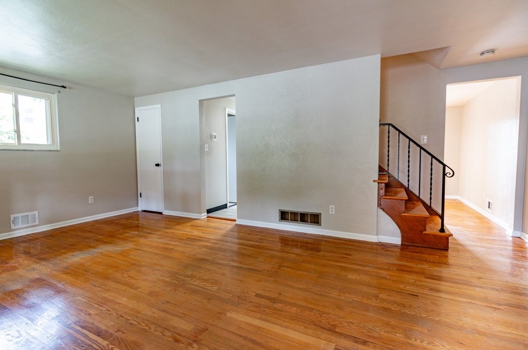 4045 Cloverlea St, Pittsburgh PA 15227-3442 exterior