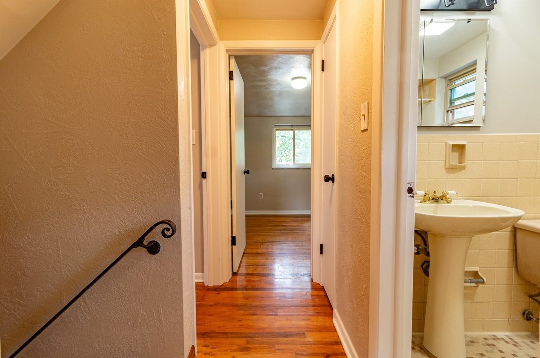 4045 Cloverlea St, Pittsburgh PA 15227-3442 exterior