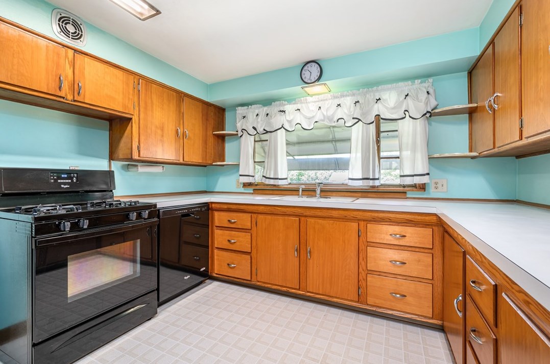 657 4th St, Hermitage PA  16150-2063 exterior