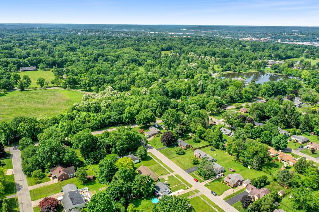 657 4th St, Hermitage PA  16150-2063 exterior