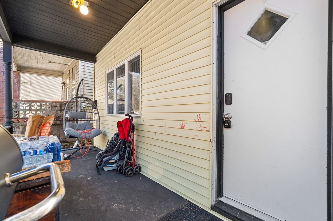 16 Mary St, Pittsburgh PA  15215-1313 exterior