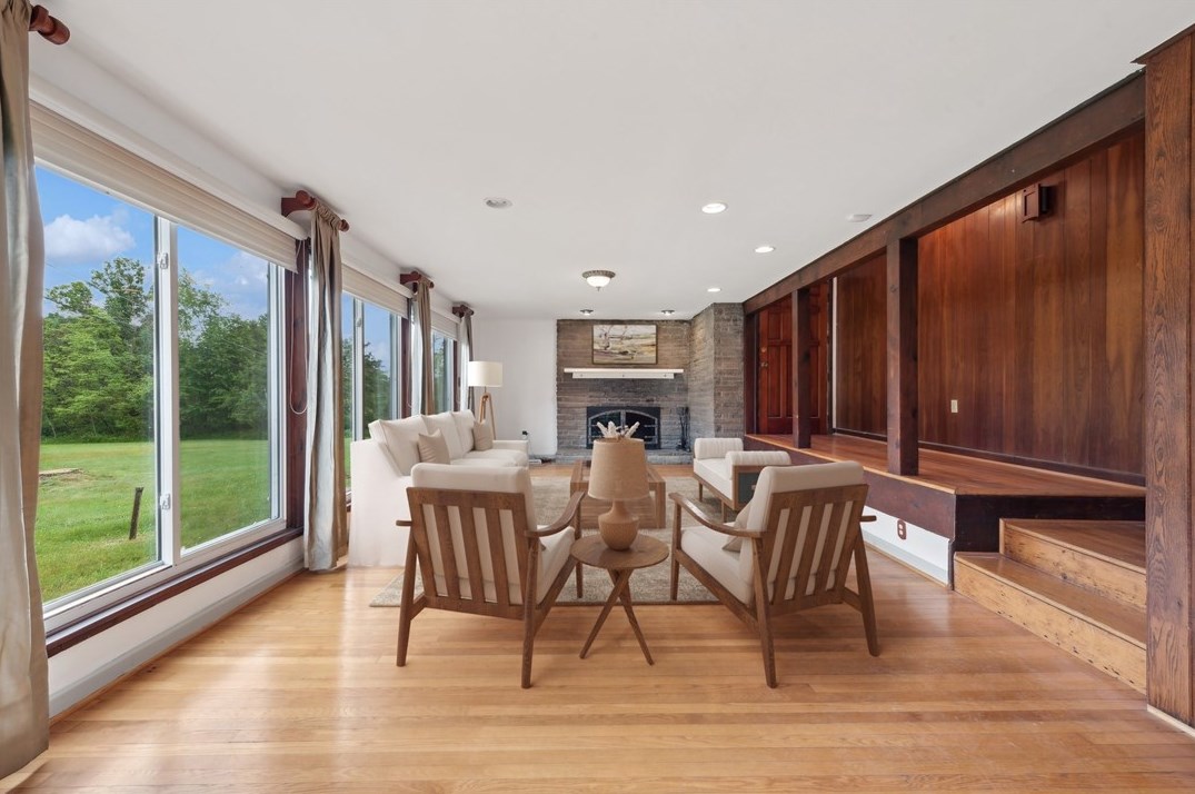 504 Sandworks Rd, Hunker, PA 15639